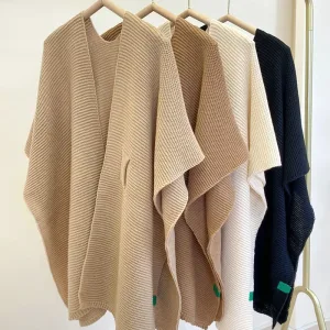 poncho élégant pour femmes en période froide